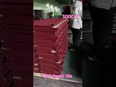 Folha de telhado corrugada sob medida Chapas metálicas revestidas de pedra vermelha para residências industriais